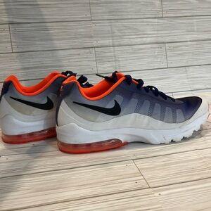 Nike Air Max men’s sneakers